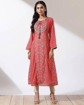 embroidered straight kurta