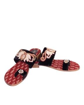 embroidered toe-ring sandals