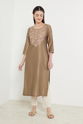 embroidered viscose blend round neck women's kurta - brown