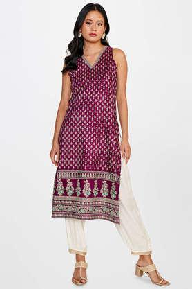 embroidered viscose v neck women's kurta - wine