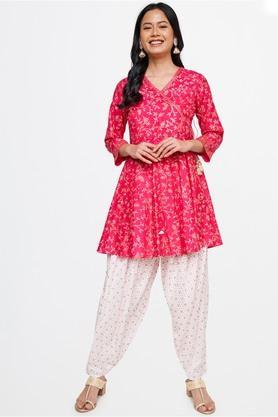 embroidered viscose v neck women's kurta trouser set - pink