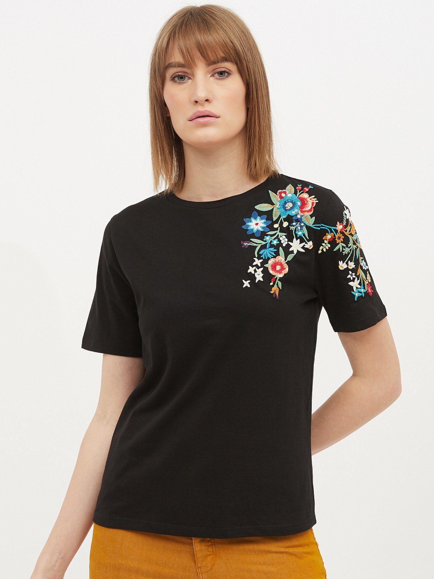 embroidered women round neck black t-shirt