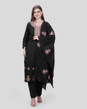 embroidery kurta set