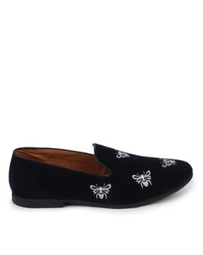 embroidery slip-on casual shoe