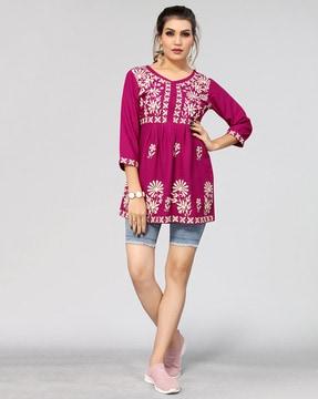 embroidery v-neck top