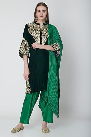 emerald green embroidered kurta set