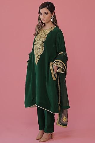 emerald green embroidered kurta set