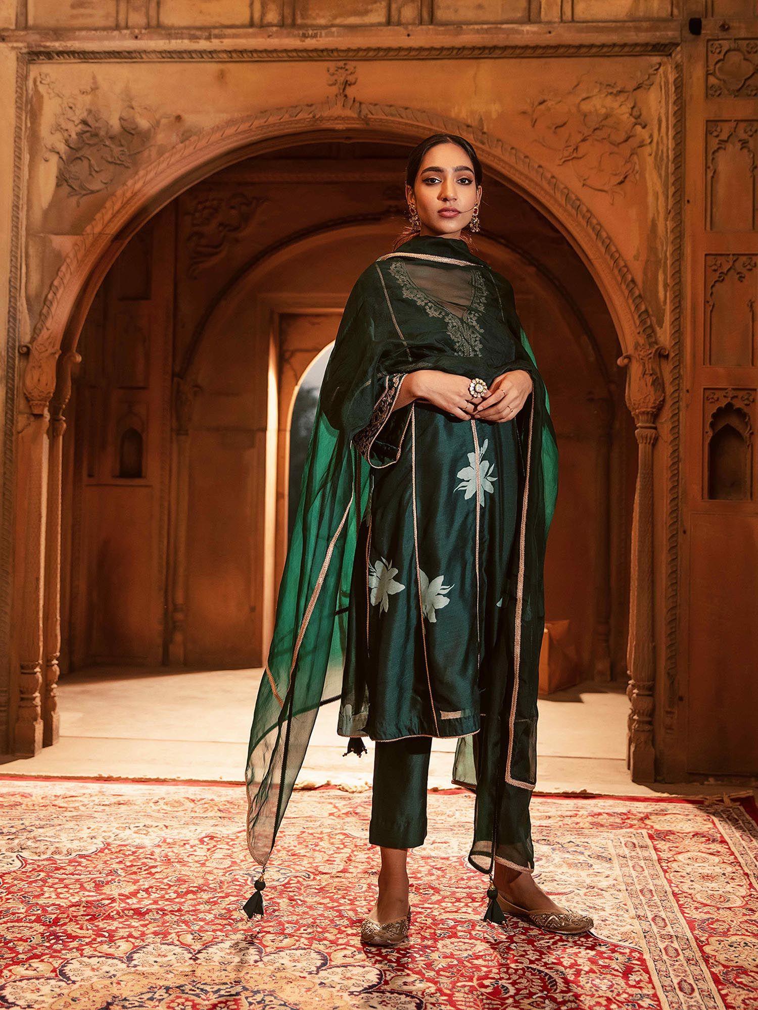 emerald zahra embroidered kurta (set of 3)