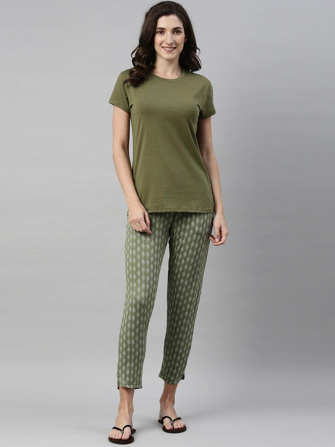 enamor women green & white printed cropped lounge pants