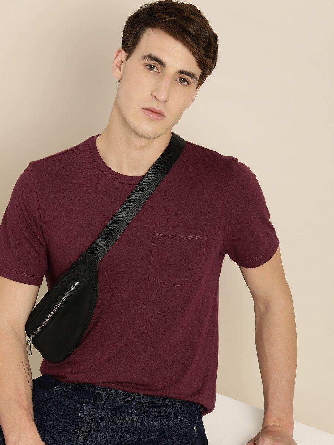 encore by invictus men maroon solid round-neck casual t-shirt with patch pocket