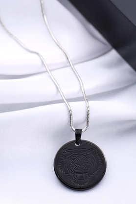 engraved lion pendant for men