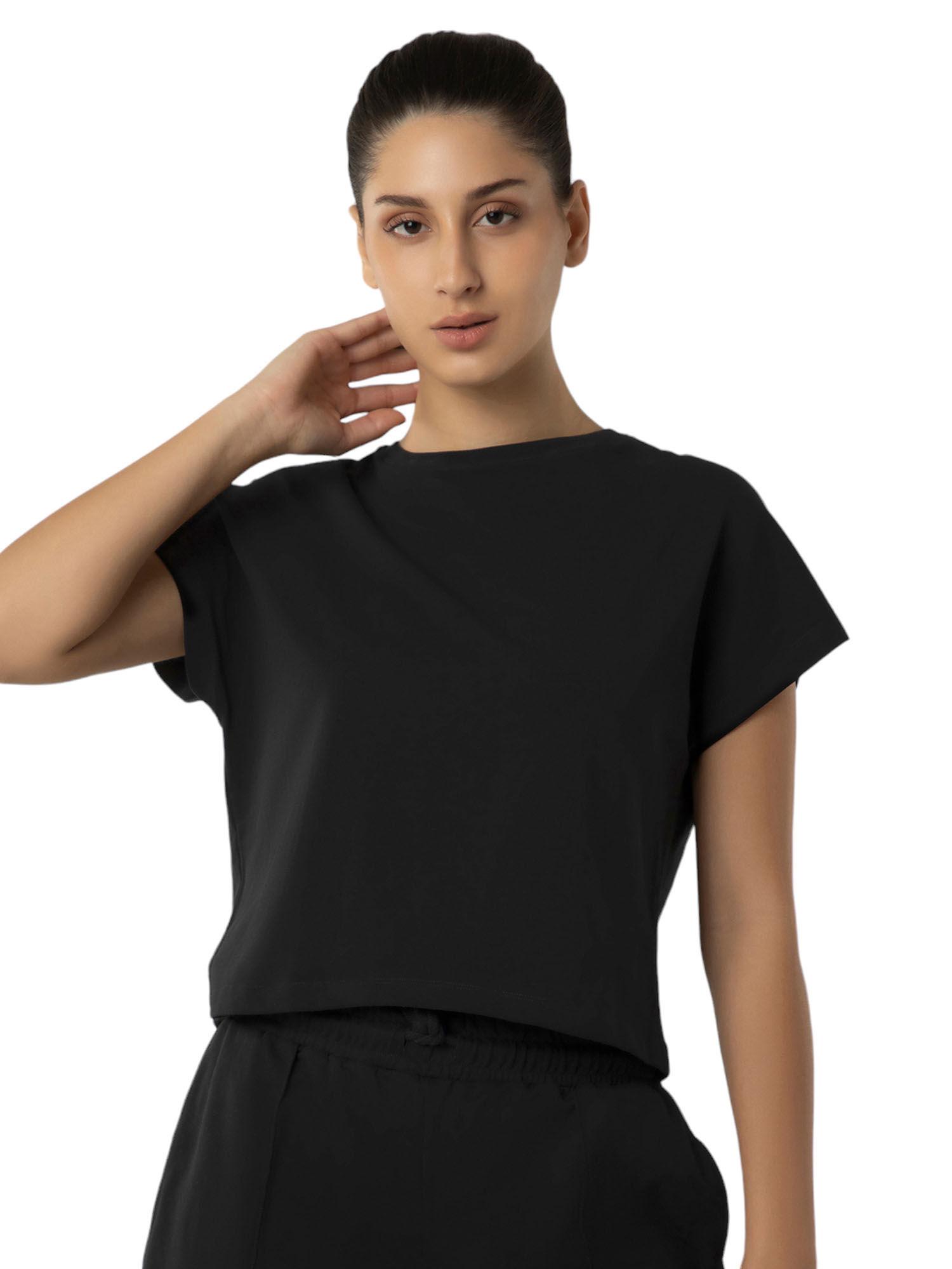 essential crop tee