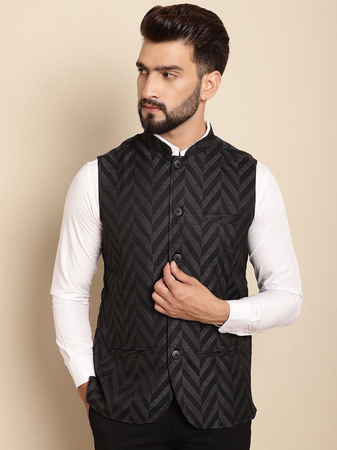 even self-design sleeveless nehru jacket