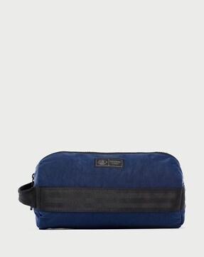 expedition washbag with brand applique