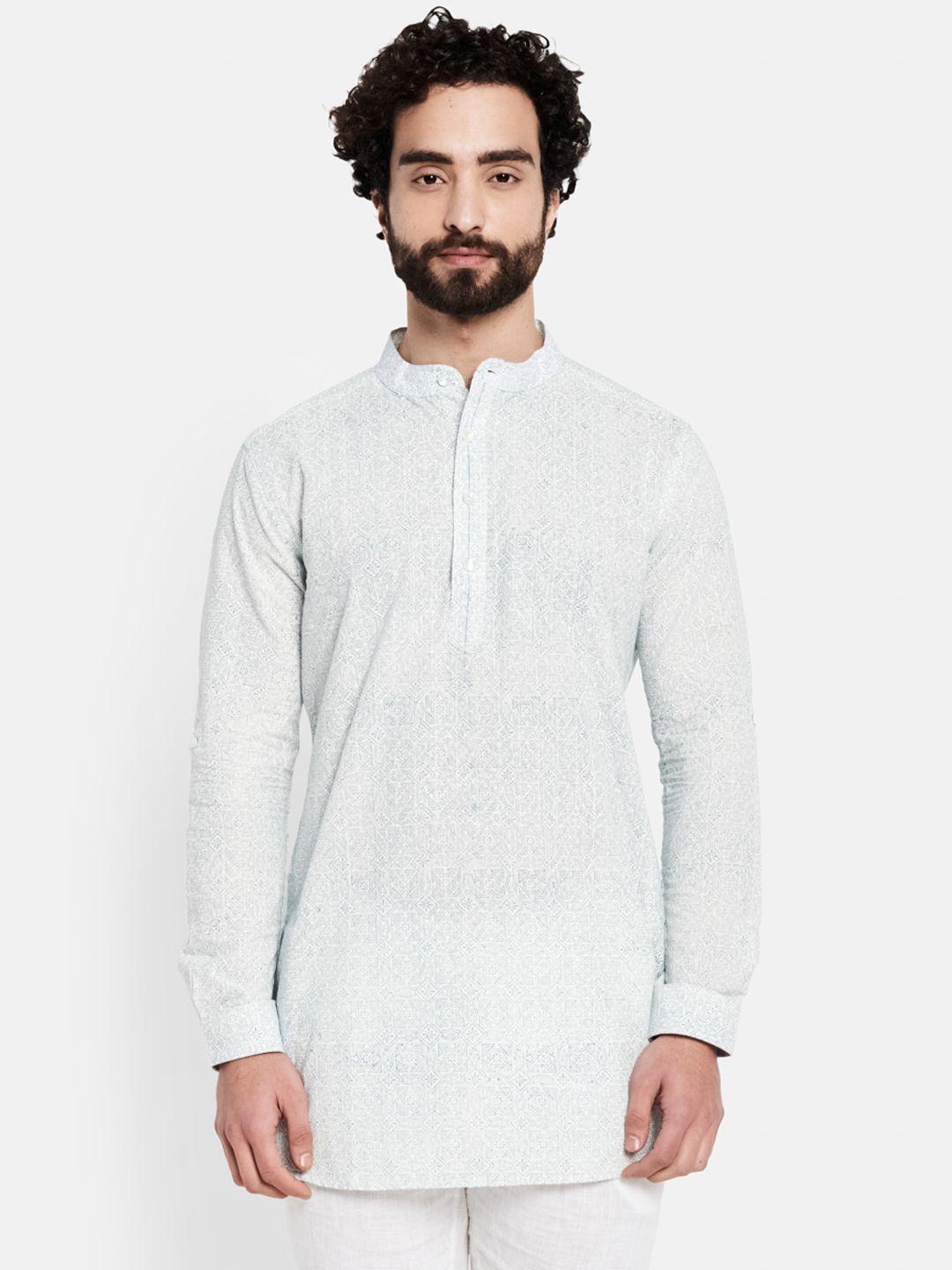 fabindia men white & blue embroidered chikankari kurta