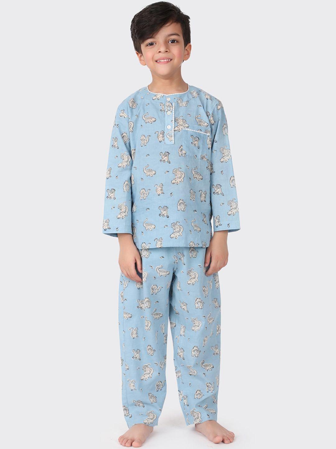 fabindia boys blue & white conversational printed pure cotton night suit