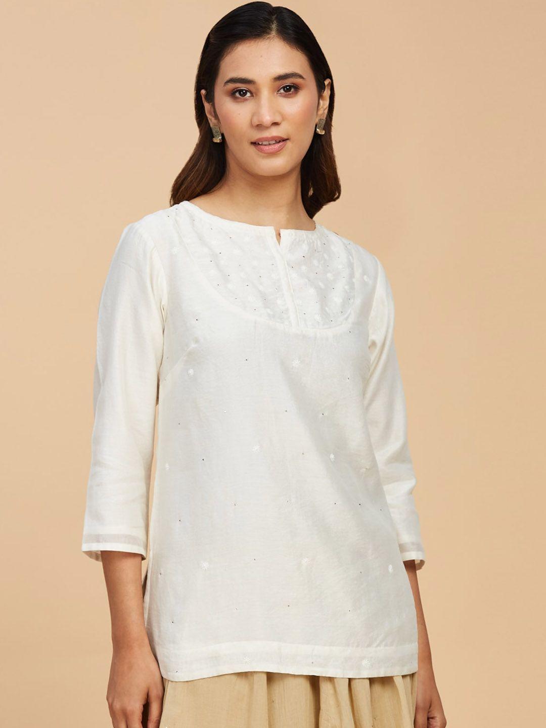 fabindia embroidered notch neck chikankari kurta