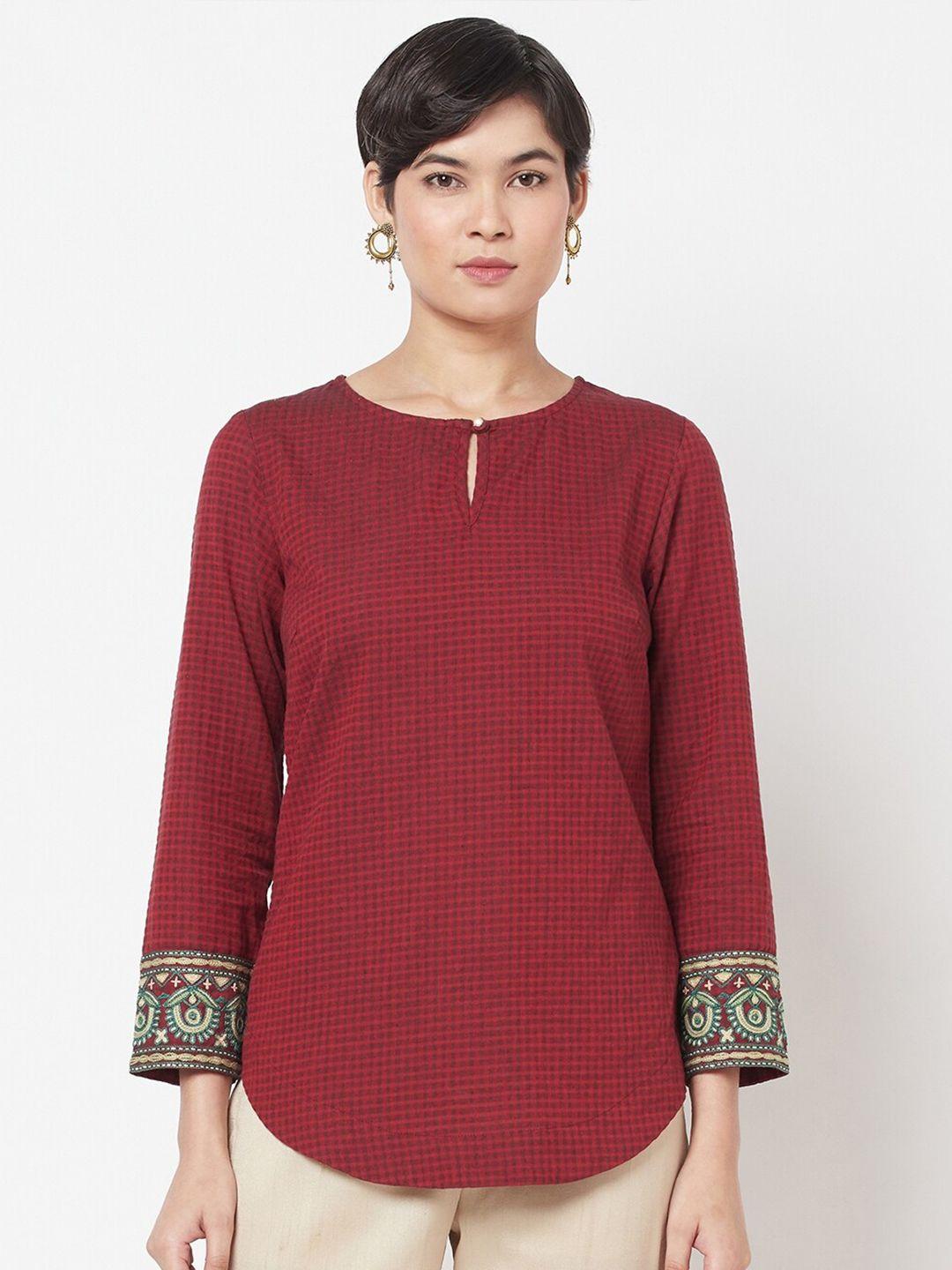 fabindia maroon checked keyhole neck top