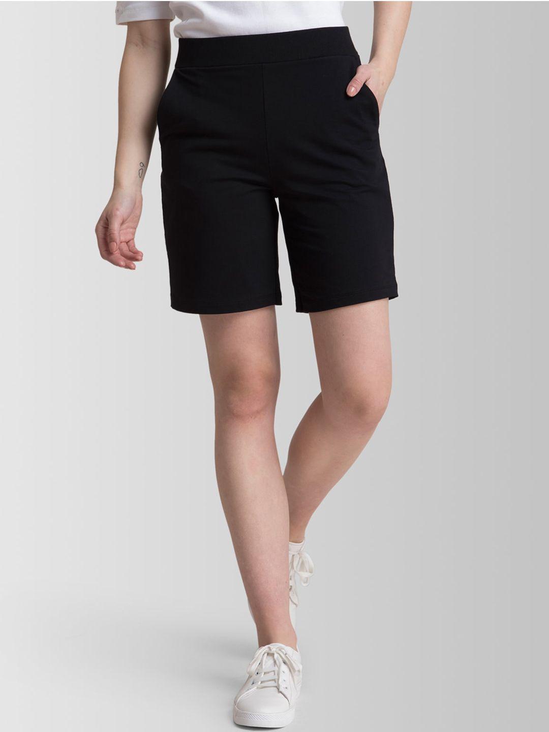 fablestreet women black solid regular fit regular shorts