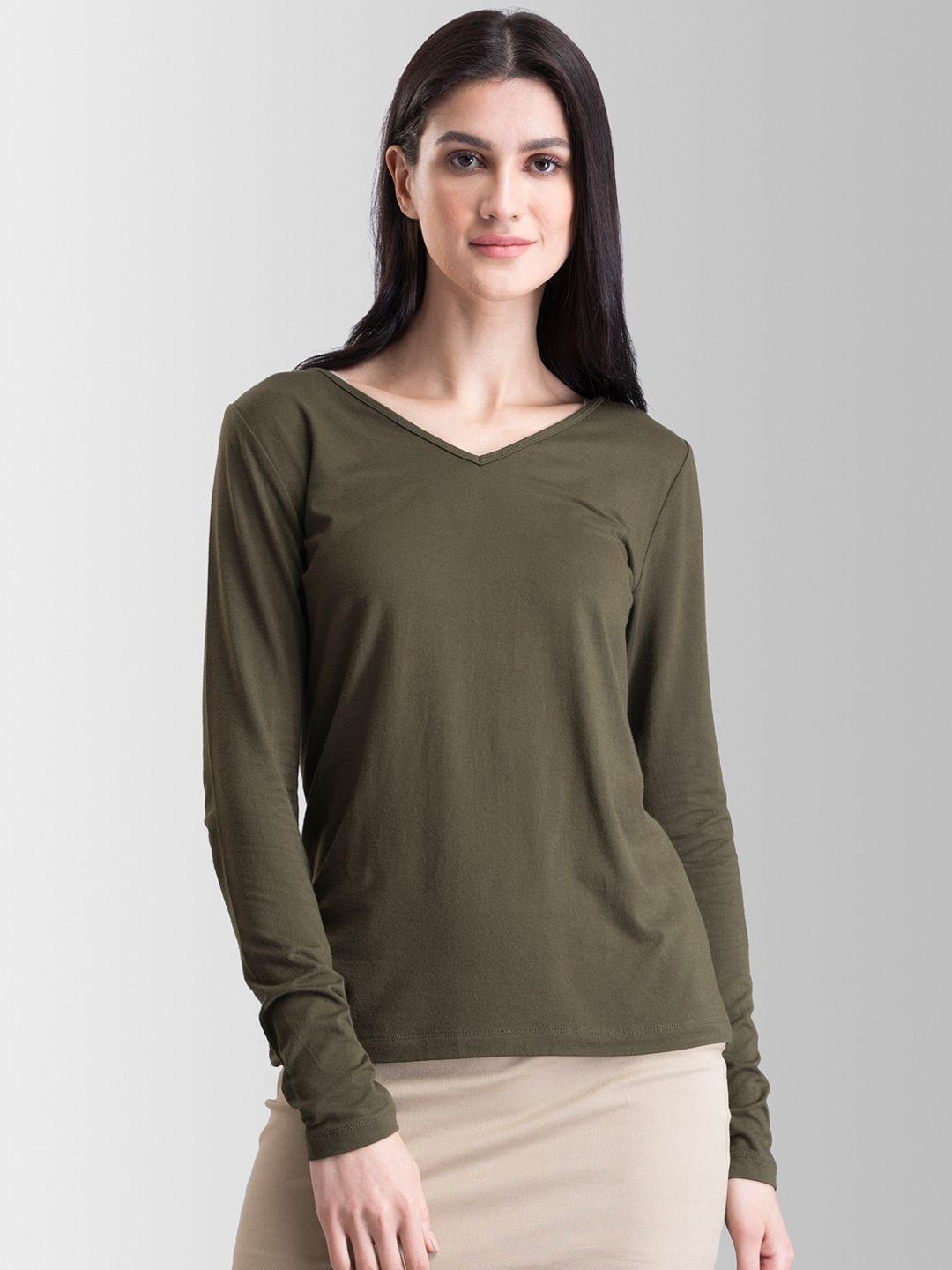 fablestreet women olive green solid v-neck t-shirt