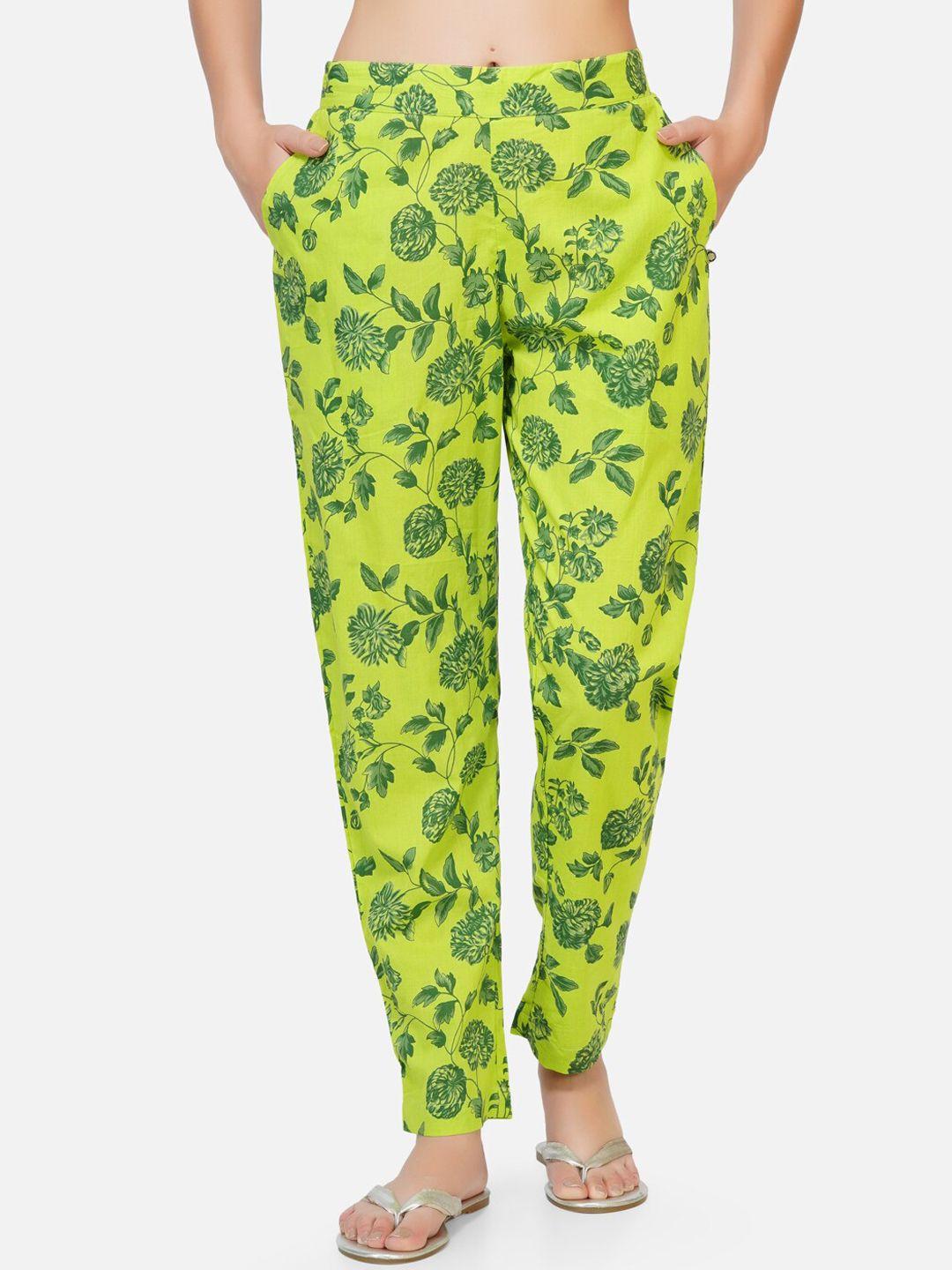 fabnest women green floral printed pleated peg trousers