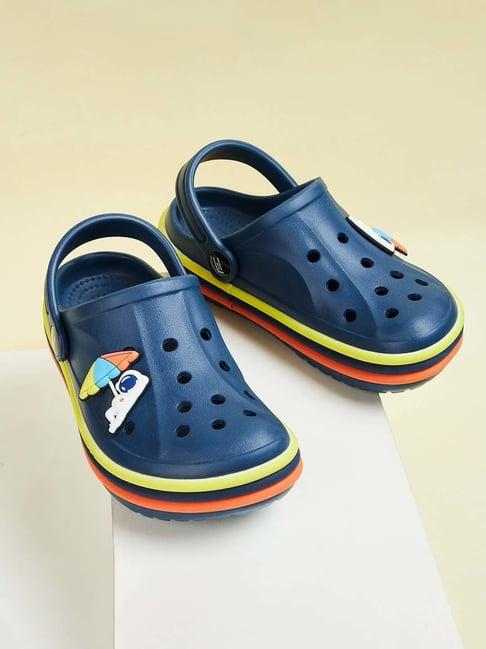 fame forever by lifestyle kids navy back strap clogs