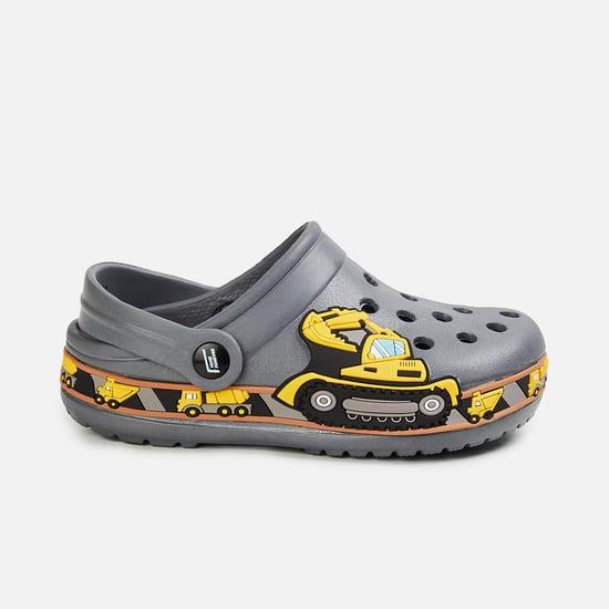 fame forever boys graphic printed clog sandals