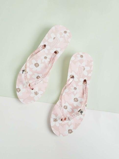 fame forever by lifestyle kids pink & white flip flops