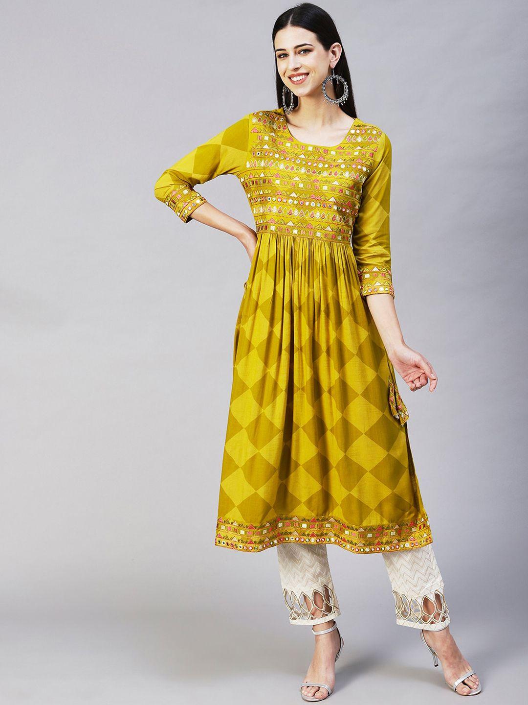 fashor women green & yellow geometric printed mirror work kurta