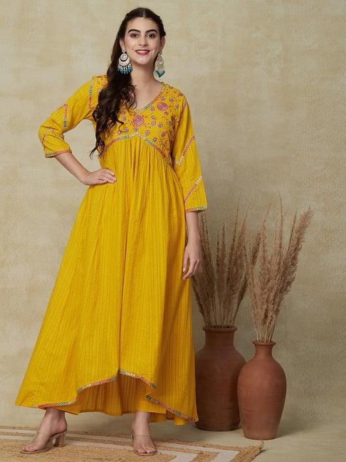 fashor yellow cotton embroidered kurta pant set