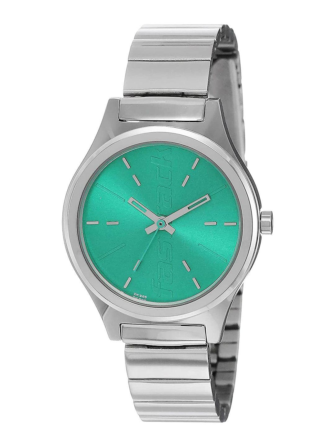 fastrack women green dial & steel toned bracelet style analogue watch 6233sm02