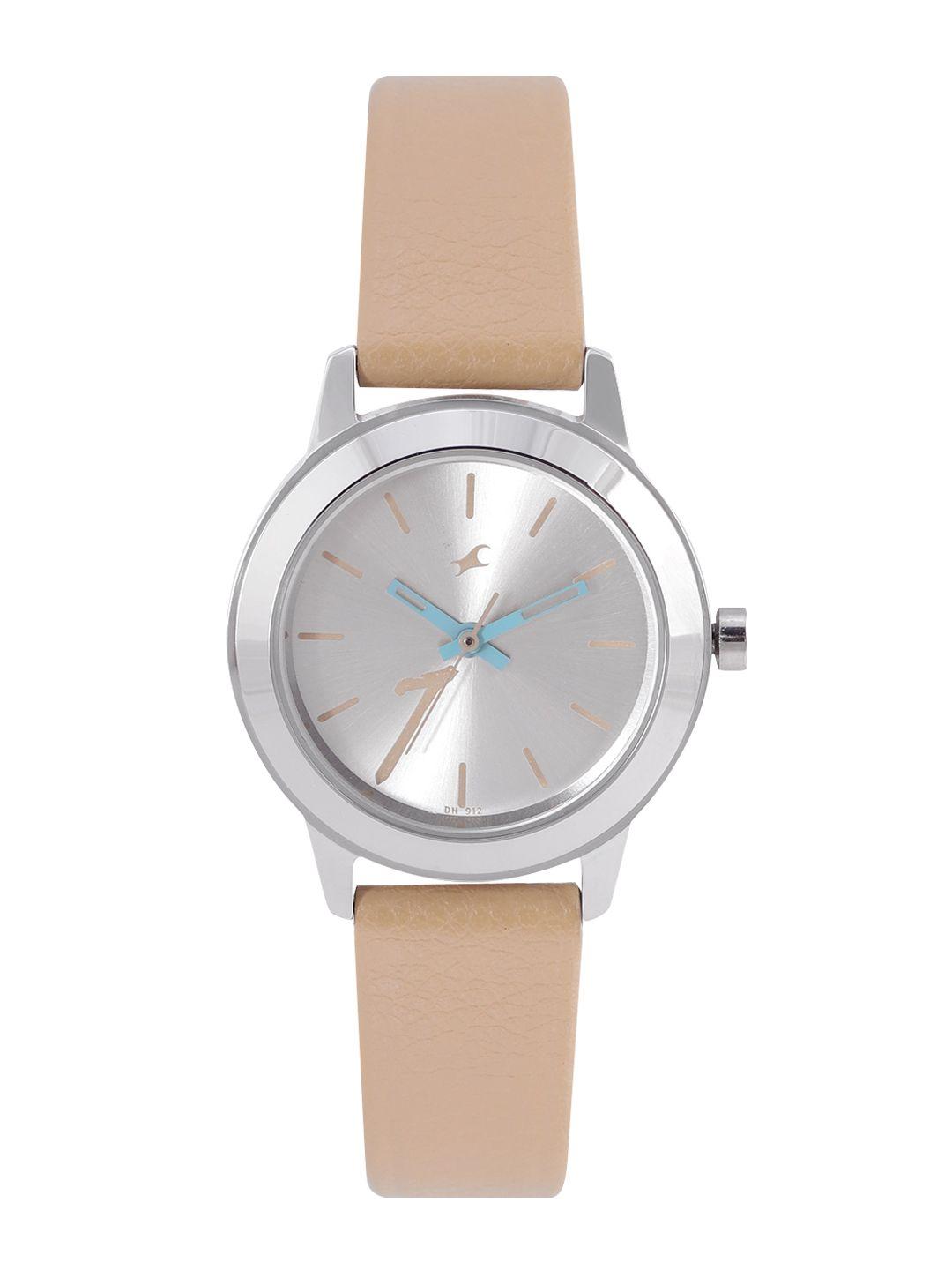 fastrack women leather straps analogue watch nr68008sl08