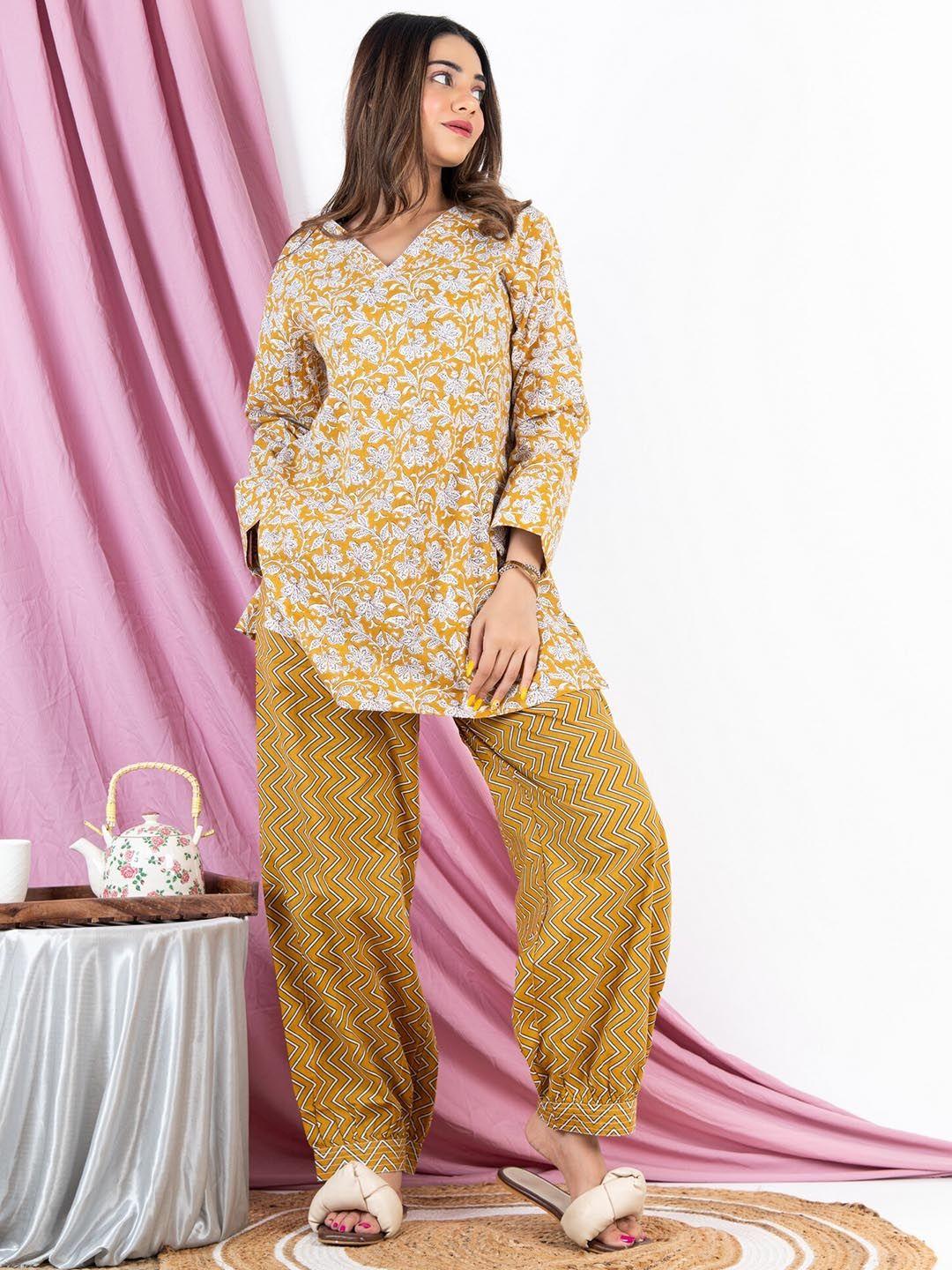 feathers closet floral printed pure cotton night suit