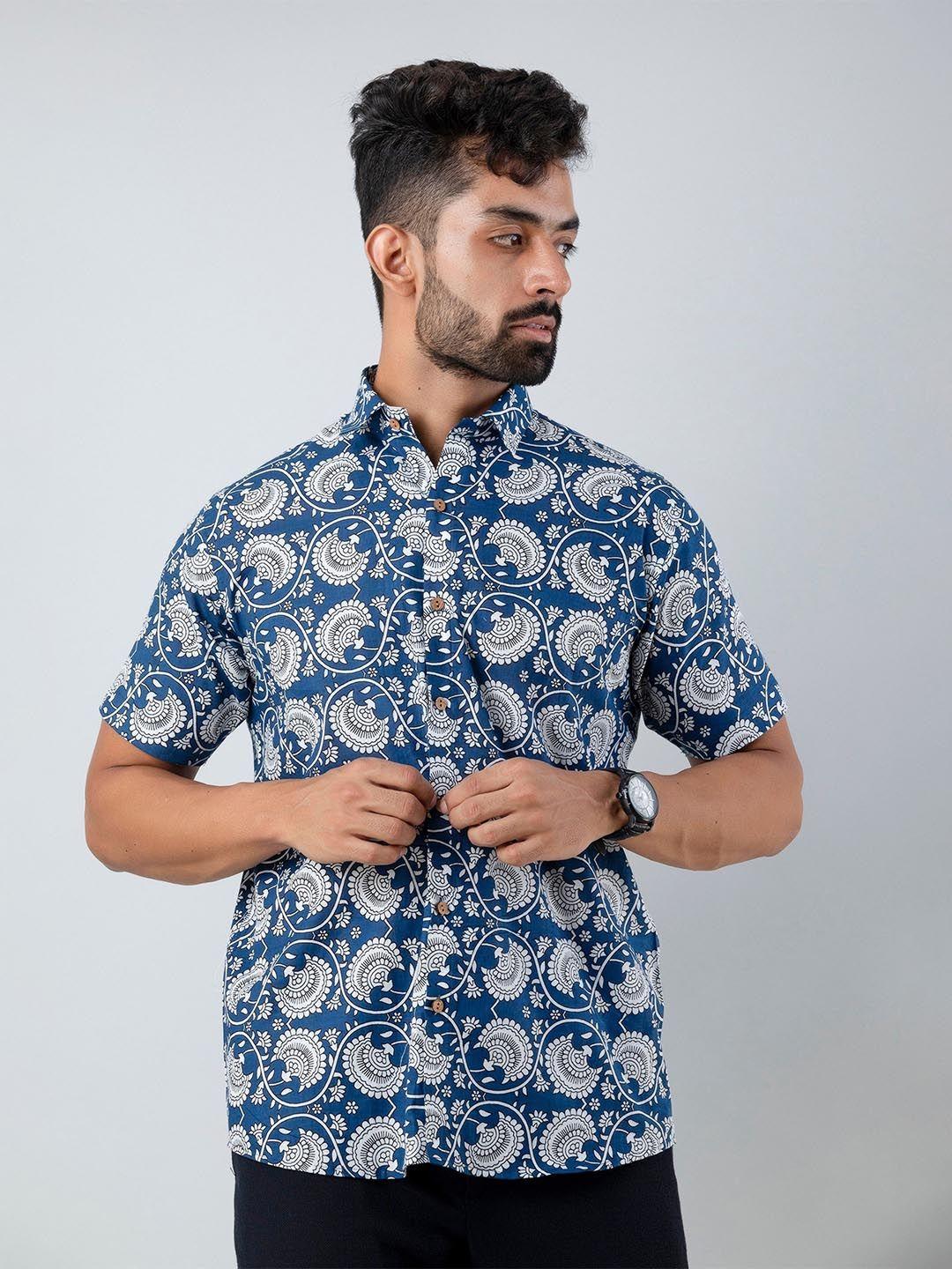 firangi yarn men blue & white printed cotton standard casual shirt