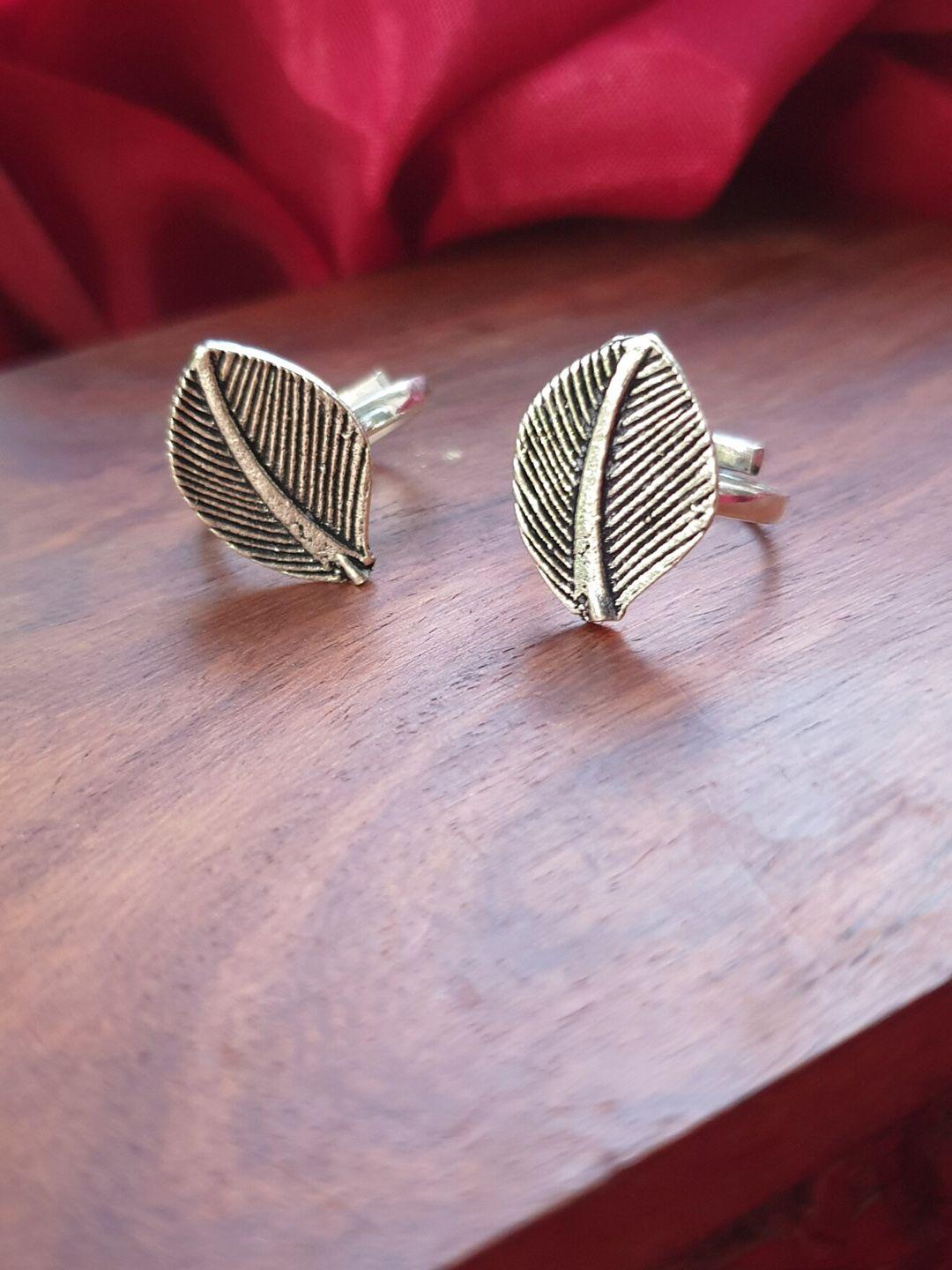 firoza set of 2 leaf shaped toe rings