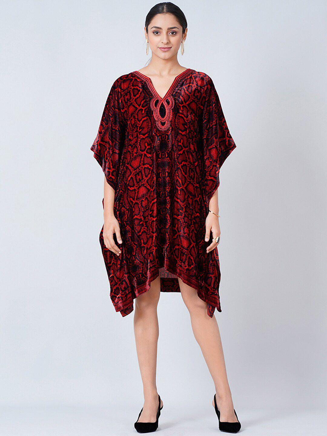 first-resort-by-ramola-bachchan-animal-printed-kimono-sleeve-velvet-kaftan-dress