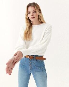 fitted round-neck pullover