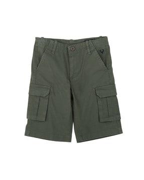 flat front cargo shorts with insert pockets