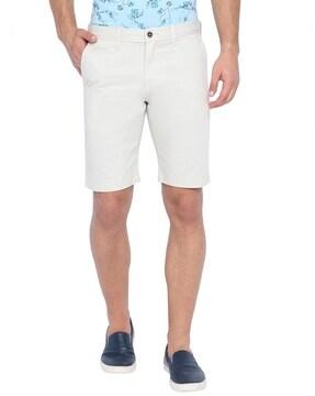 flat-front cargo shorts with insert pockets