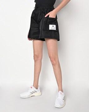 flat-front shorts with elasticated waist