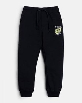 flat-front jogger pants with elasticated waist