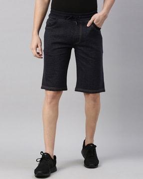 flat-front shorts with elasticated drawstring waist