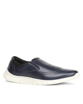 flat heel slip-on shoes