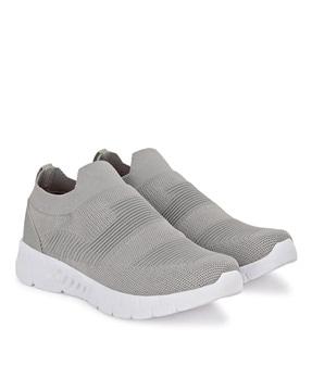 flat heel slip-on sports shoes