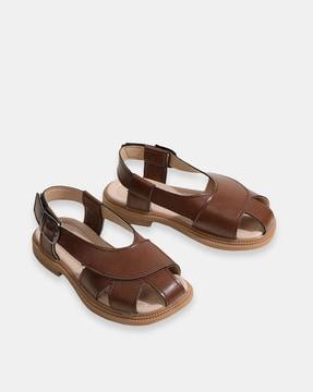 flat sandals with buckle closure
