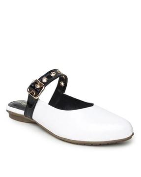 flat sandals with buckle closure