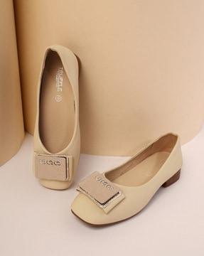 flat sandals with pu upper