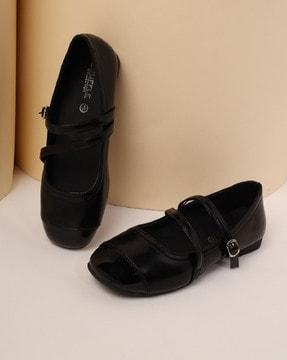 flat sandals with pu upper