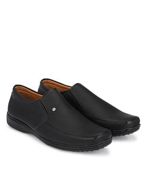 flat slip-on mocassin shoes