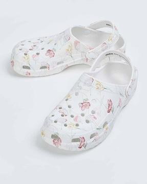 floral print round-toe slip-on clogs
